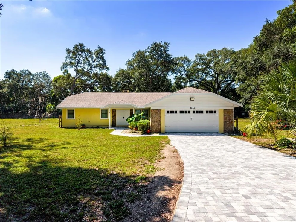 Unit for sale at 7838 SLOEWOOD DRIVE, MOUNT DORA, FL 32757