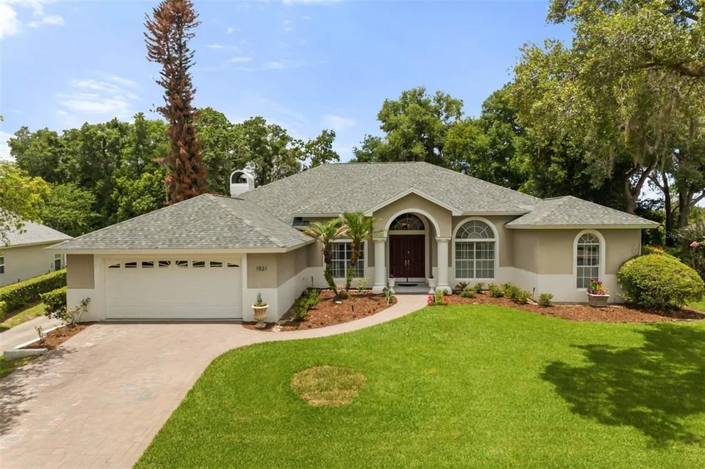 Unit for sale at 1521 EDGEWATER DRIVE, MOUNT DORA, FL 32757
