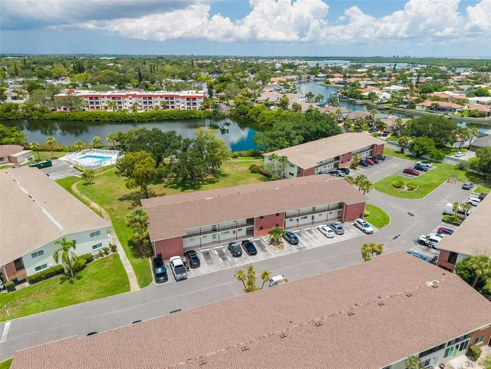 Unit for sale at 4550 OVERLOOK DRIVE NE, ST PETERSBURG, FL 33703
