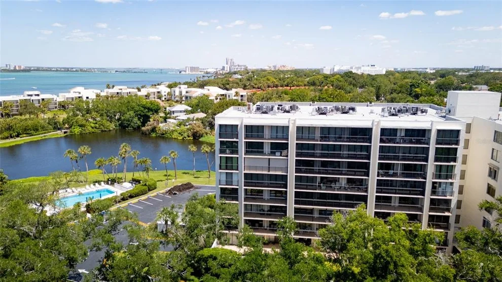 Unit for sale at 220 BELLEVIEW BOULEVARD, BELLEAIR, FL 33756
