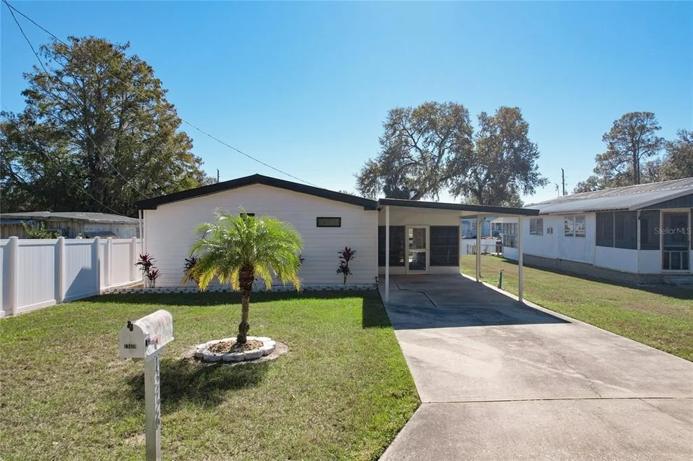 Unit for sale at 13426 PALM DRIVE, ASTATULA, FL 34705