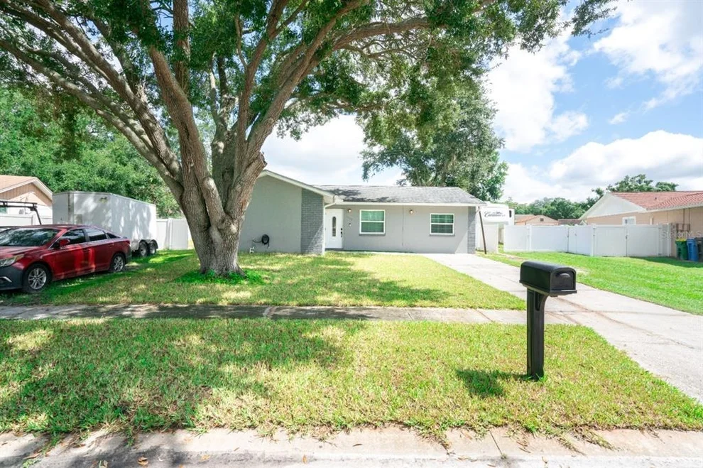 Unit for sale at 13915 BRIDGEPORT DRIVE, TAMPA, FL 33625