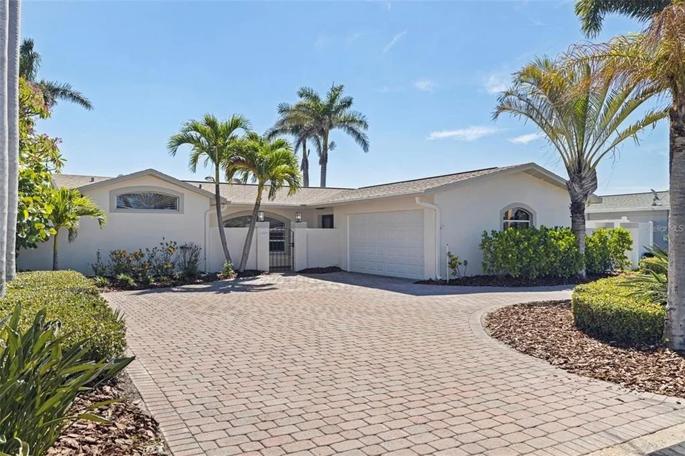 Unit for sale at 11225 4TH STREET E, TREASURE ISLAND, FL 33706