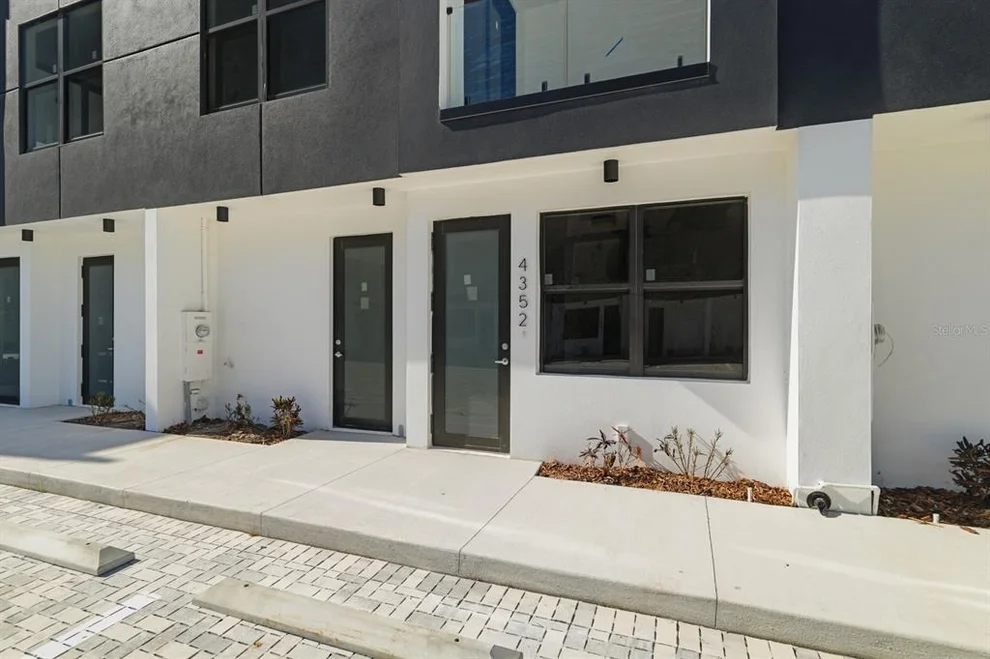 Unit for sale at 4352 FONTANAROSA VILLAGE COURT, TAMPA, FL 33614