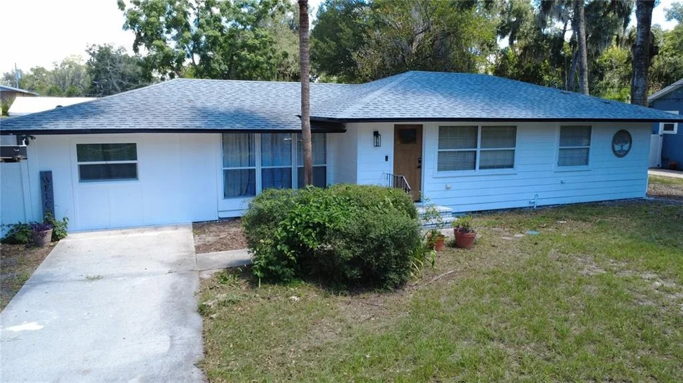 Unit for sale at 925 E 10TH AVENUE, MOUNT DORA, FL 32757