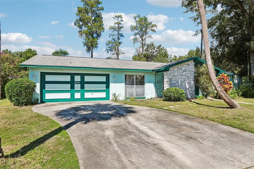Unit for sale at 6714 GATEWAY DRIVE, TAMPA, FL 33615