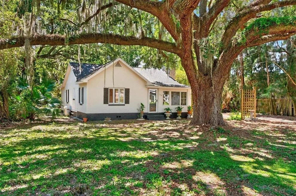 Unit for sale at 112 N LAKE AVENUE, LEESBURG, FL 34748