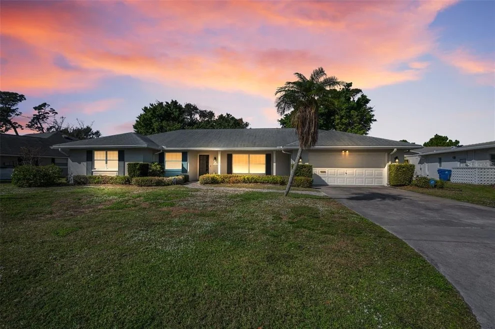 Unit for sale at 4 HIBISCUS ROAD, BELLEAIR, FL 33756
