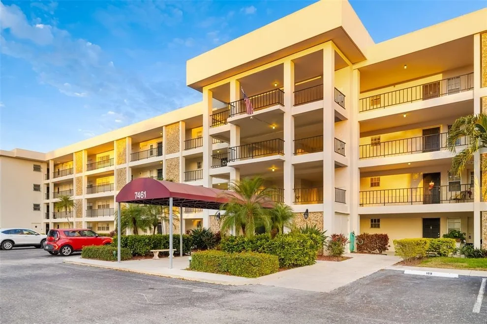 Unit for sale at 7461 W COUNTRY CLUB DRIVE, SARASOTA, FL 34243