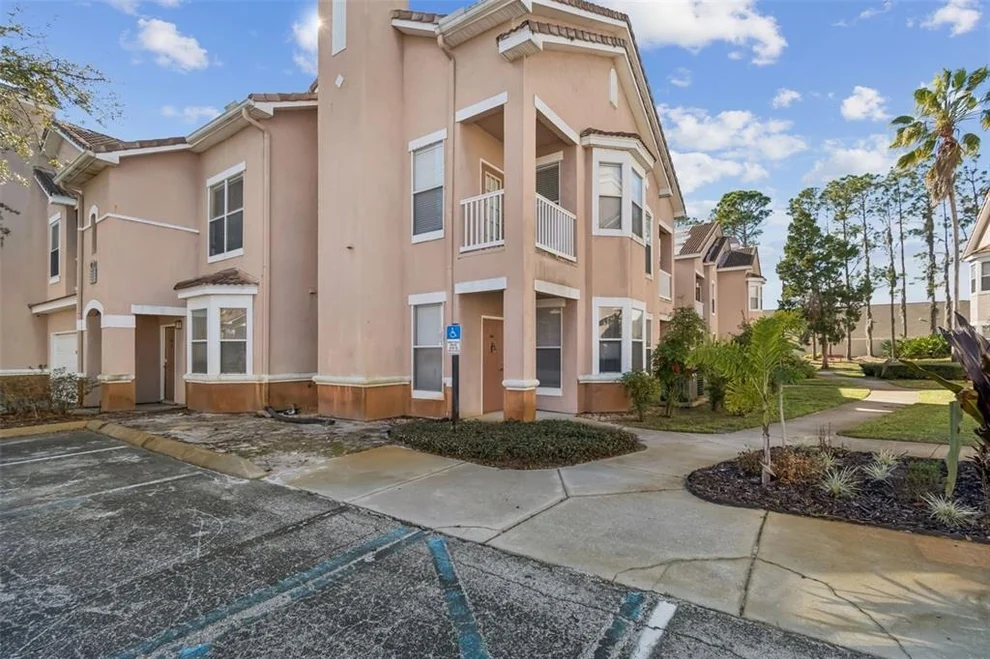 Unit for sale at 17978 VILLA CREEK DRIVE, TAMPA, FL 33647
