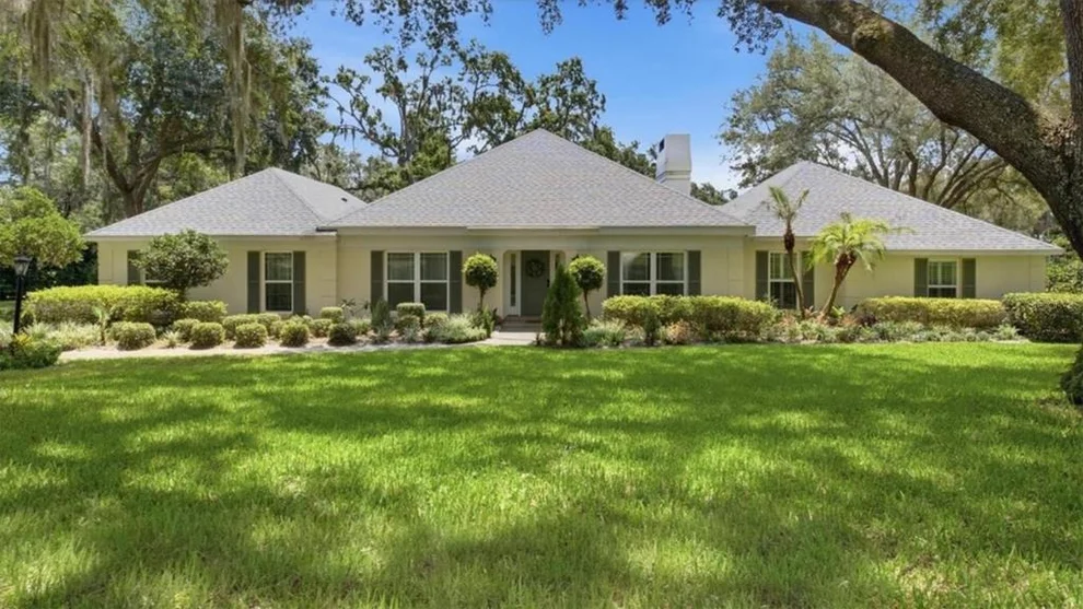 Unit for sale at 33746 SPRING DRIVE, LEESBURG, FL 34788