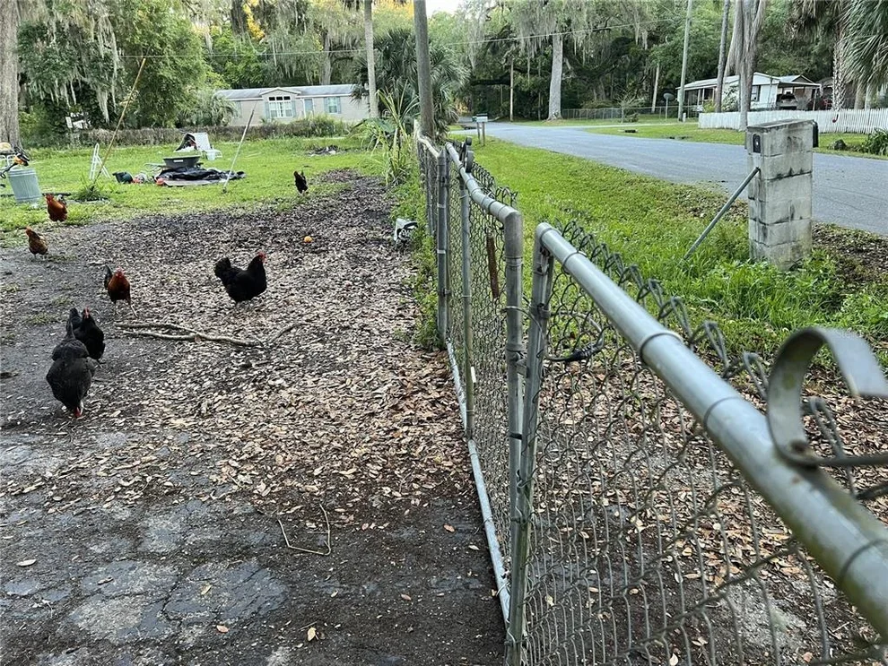 Unit for sale at 2805 CR 423, LAKE PANASOFFKEE, FL 33538