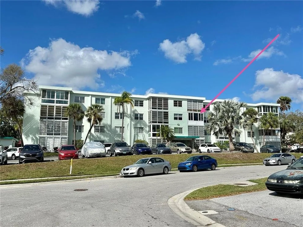 Unit for sale at 100 WAVERLY WAY, CLEARWATER, FL 33756