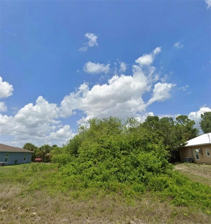 Unit for sale at 8022 SHERWOOD CIRCLE, LABELLE, FL 33935