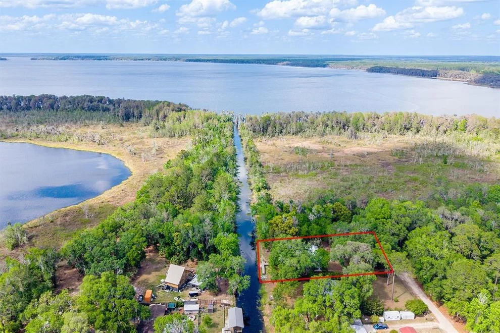 Unit for sale at 6308 ISLAND ROAD, MELROSE, FL 32666