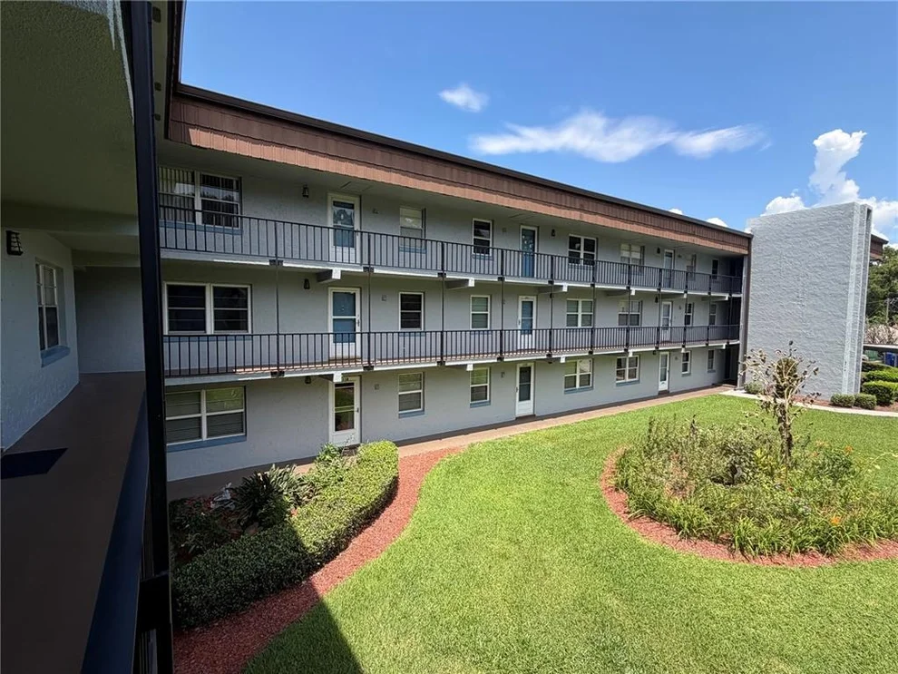 Unit for sale at 333 LAKE HOWARD DRIVE NW, WINTER HAVEN, FL 33880