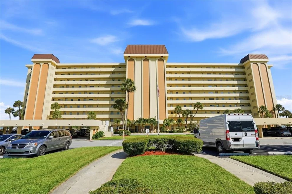 Unit for sale at 4725 COVE CIRCLE, ST PETERSBURG, FL 33708