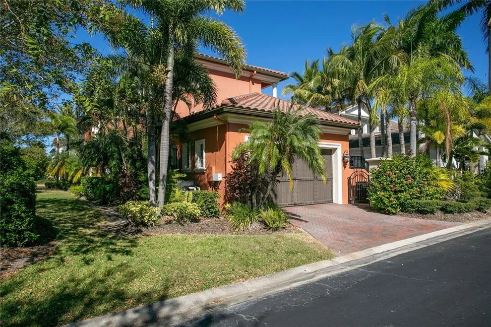Unit for sale at 4912 YACHT CLUB DRIVE, TAMPA, FL 33616