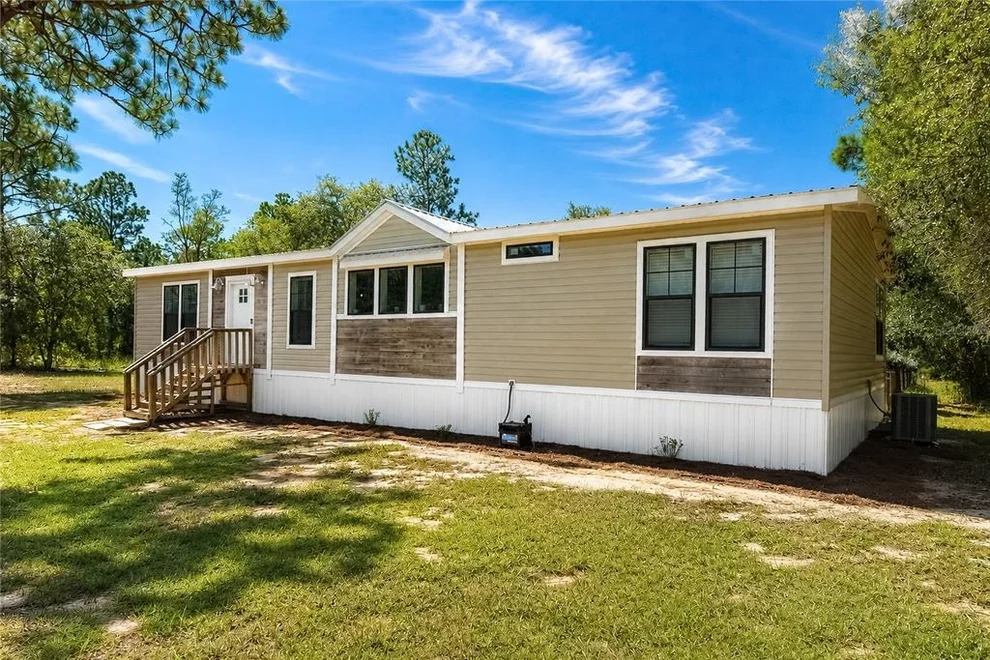 Unit for sale at 181 WINDY HILLS ROAD, HAWTHORNE, FL 32640