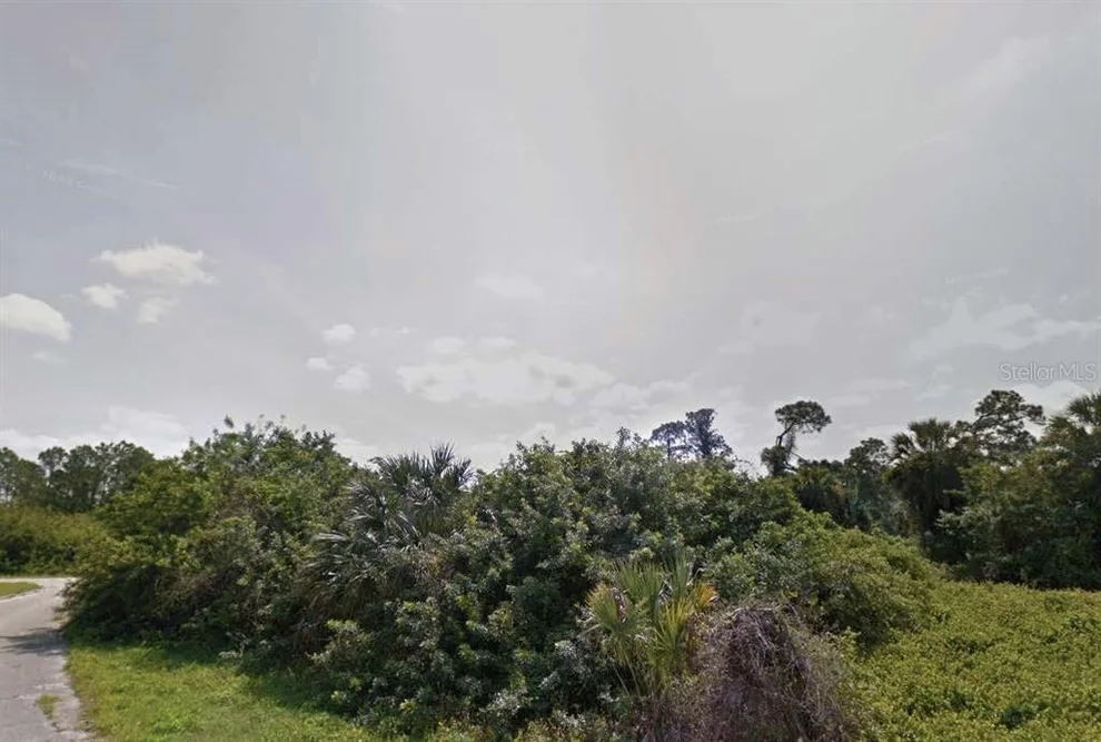 Unit for sale at HAMPSHIRE CIRCLE, NORTH PORT, FL 34288