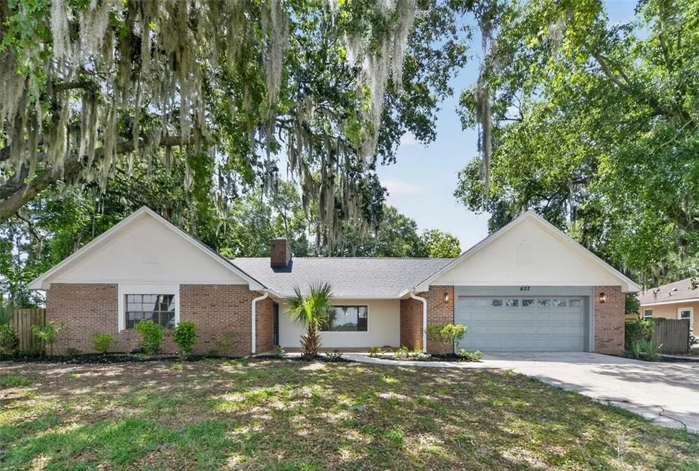 Unit for sale at 637 W LAKESHORE DRIVE, CLERMONT, FL 34711