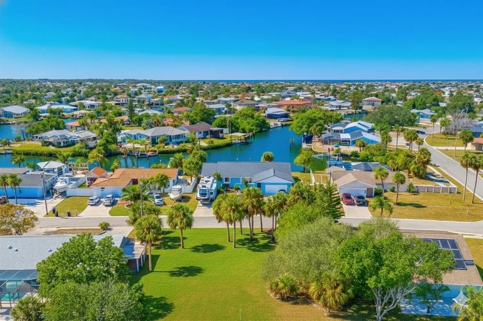 Unit for sale at 6225 FLAMINGO DRIVE, APOLLO BEACH, FL 33572