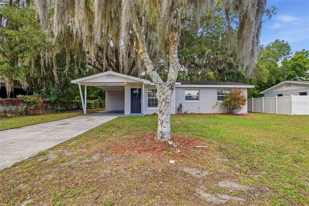 Unit for sale at 1317 BRAEBURY DRIVE, LEESBURG, FL 34748