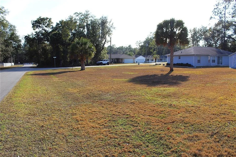 Unit for sale at NE 6TH PLACE, SILVER SPRINGS, FL 34488