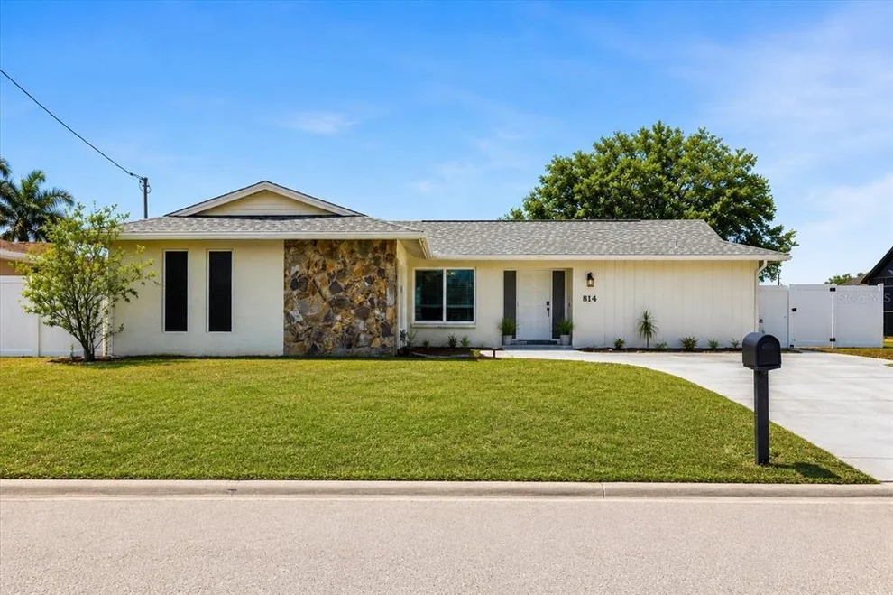Unit for sale at 814 ELLICOTT CIRCLE NW, PORT CHARLOTTE, FL 33952
