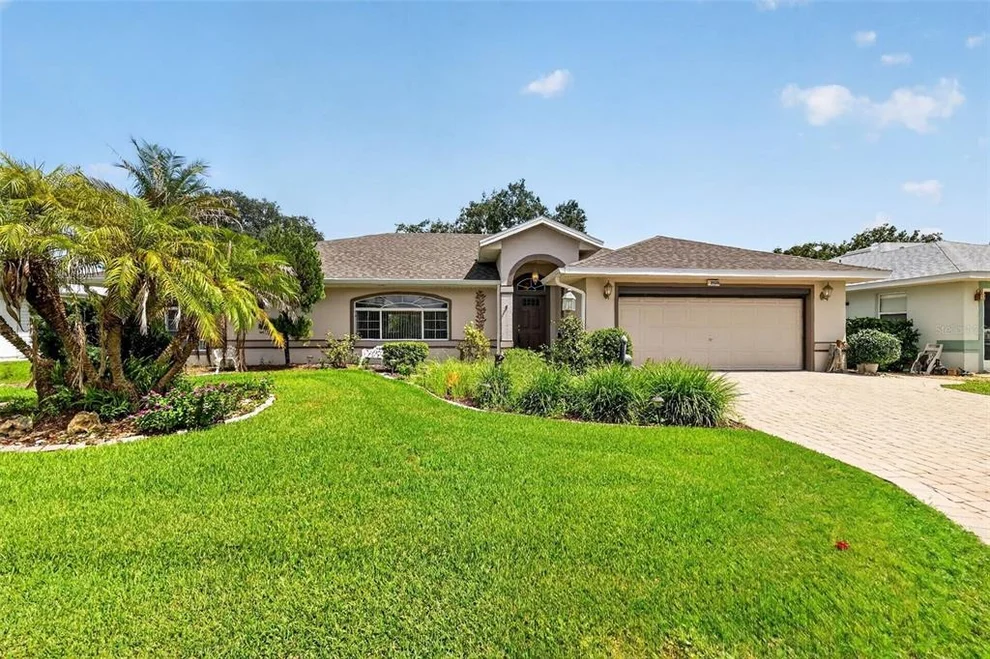 Unit for sale at 21526 KING HENRY AVENUE, LEESBURG, FL 34748