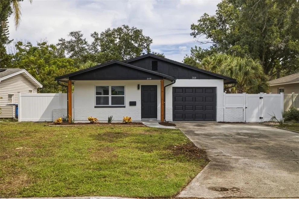 Unit for sale at 209 SE MONROE CIRCLE N, ST PETERSBURG, FL 33703