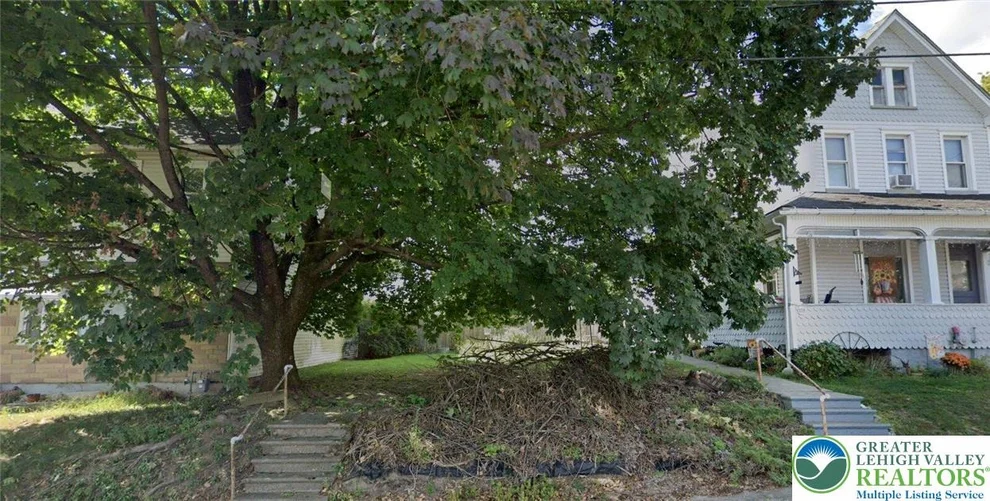 Unit for sale at 334 N 5TH Street, Bangor Boro, PA 18013