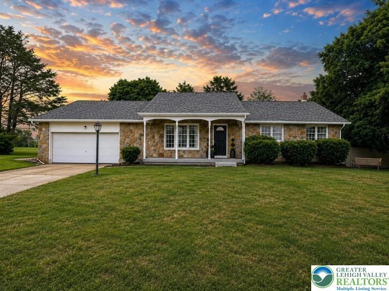 Unit for sale at 576 Horseshoe Drive, Easton, PA 18040