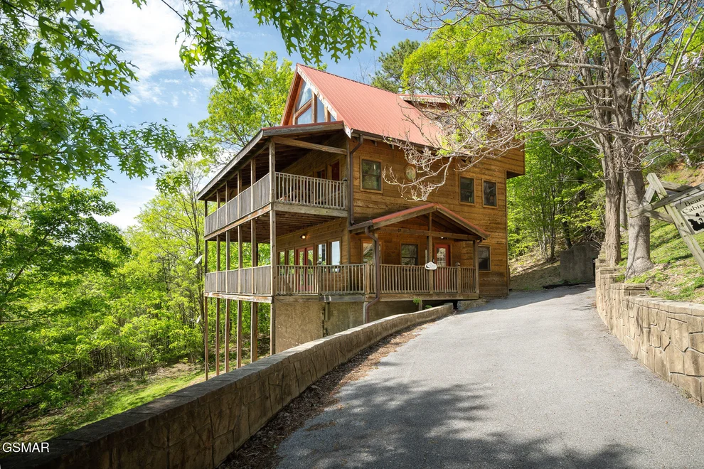 Unit for sale at 3129 Smokies Edge Road, Sevierville, TN 37862
