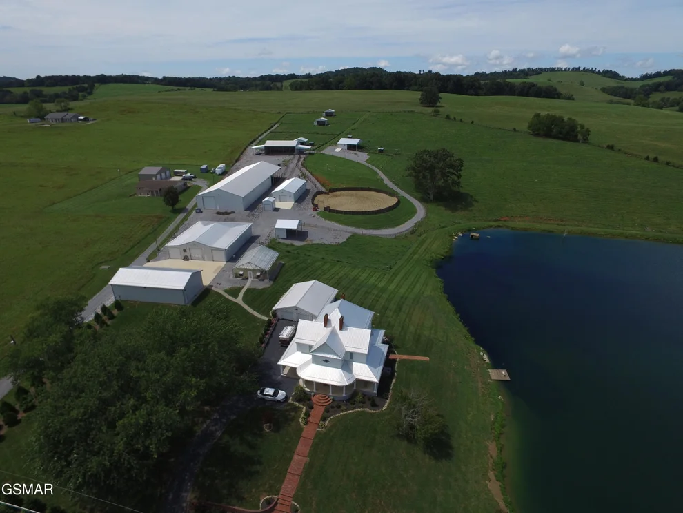 Unit for sale at 1917 Valley Home Road, Dandridge, TN 37725