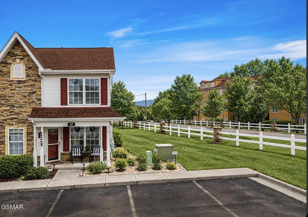 Unit for sale at 527 Orchard Valley Way, Pigeon Forge, TN 37862