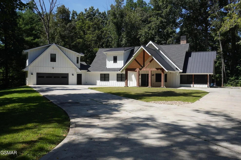 Unit for sale at 226 Meadowood Road, Newport, TN 37821