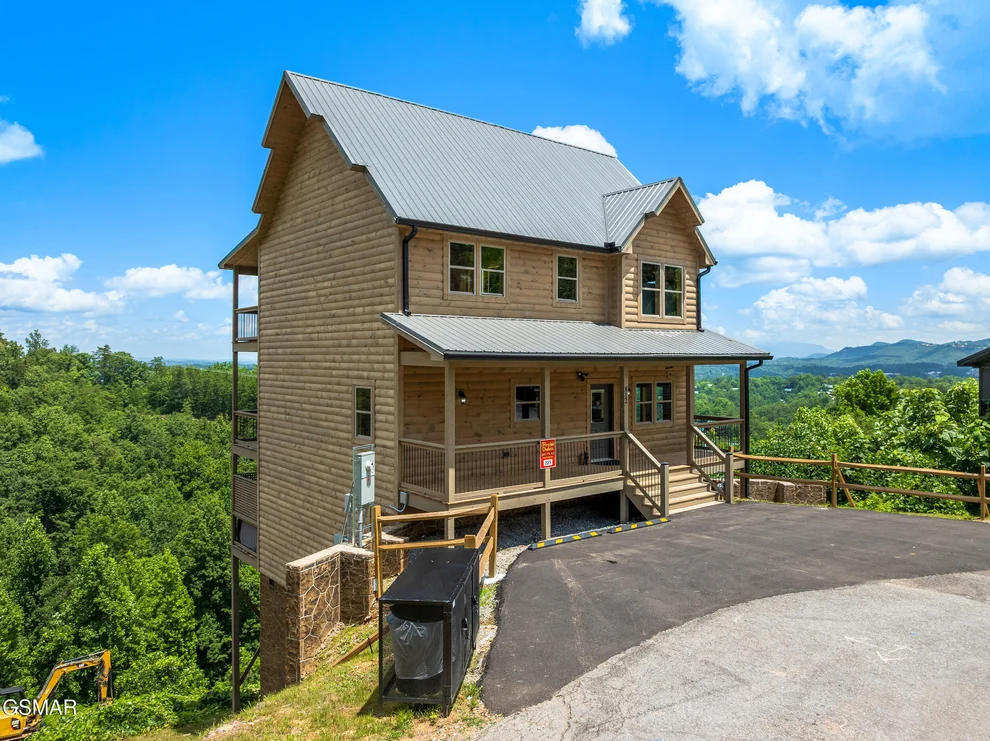 Unit for sale at 812 Peak Lp Way, Pigeon Forge, TN 37862
