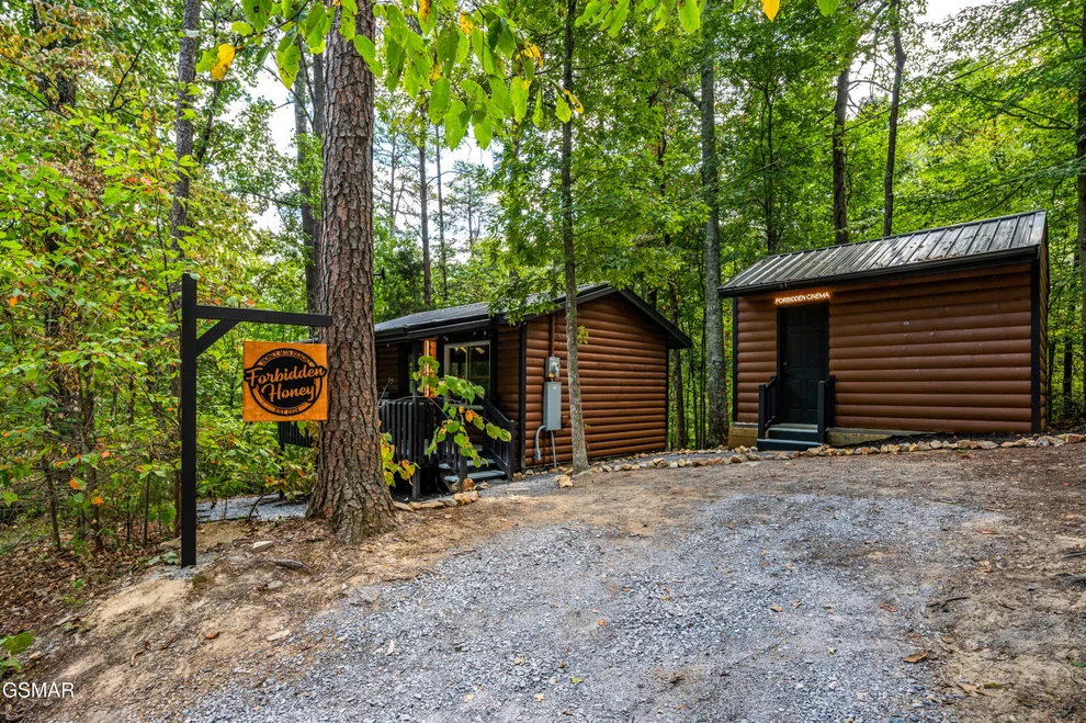 Unit for sale at 3746 Old Thomas Cross Road, Sevierville, TN 37876