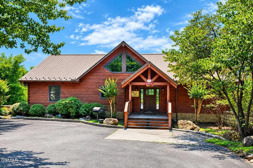 Unit for sale at 1959 Blackthorn Trail, Sevierville, TN 37876