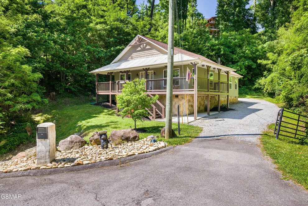Unit for sale at 805 N Woodland Drive, Gatlinburg, TN 37738