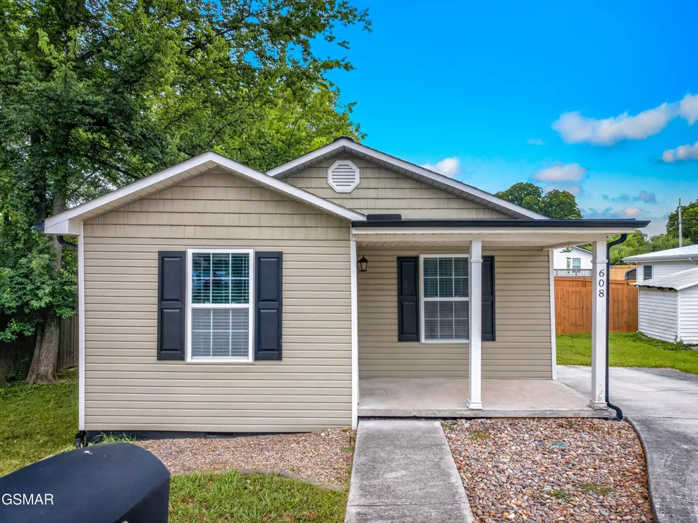 Unit for sale at 608 Middle Street, Maryville, TN 37804