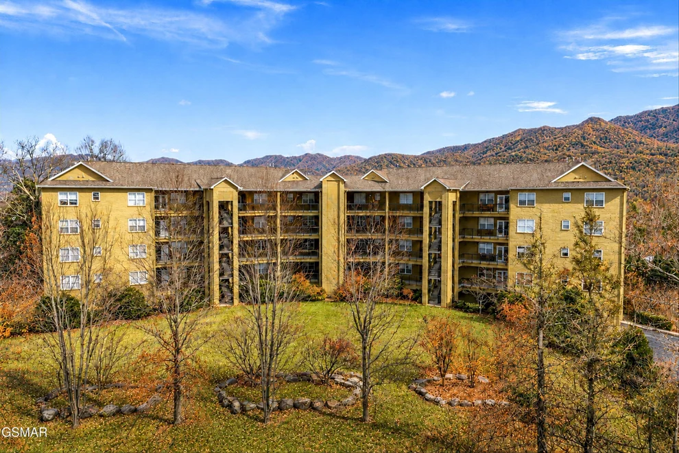 Unit for sale at 338 Pinnacle View Way, Gatlinburg, TN 37738