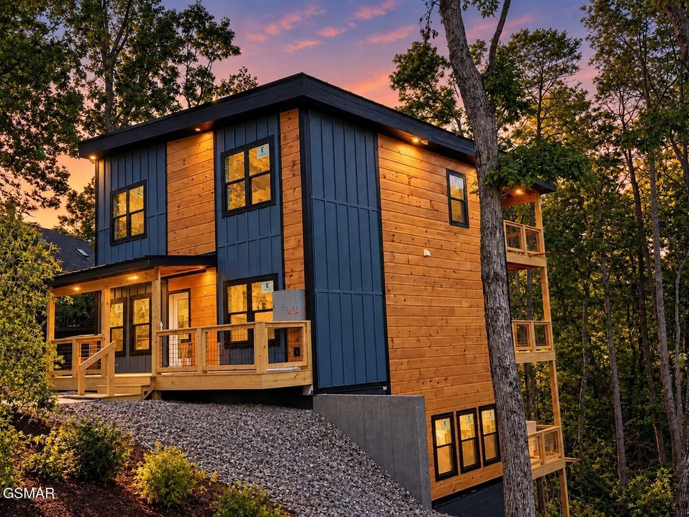 Unit for sale at 615 Country Oaks Drive, Pigeon Forge, TN 37863