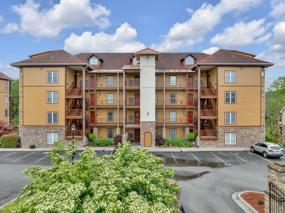 Unit for sale at 527 River Pl Way, Sevierville, TN 37862