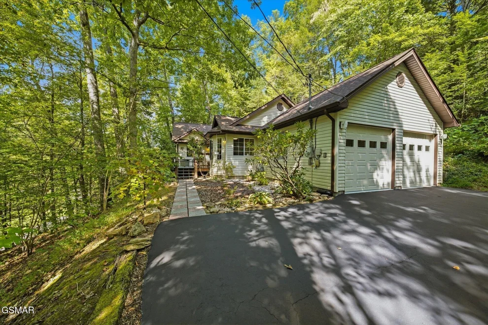 Unit for sale at 688 Ownby Drive, Gatlinburg, TN 37738