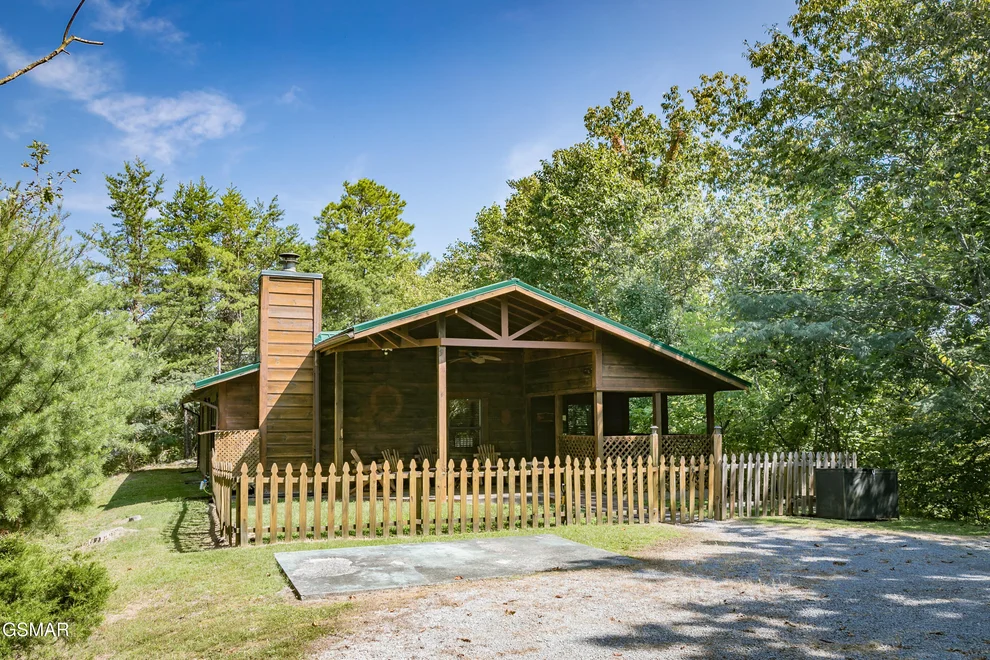 Unit for sale at 853 Lloyd Huskey Road, Pigeon Forge, TN 37863