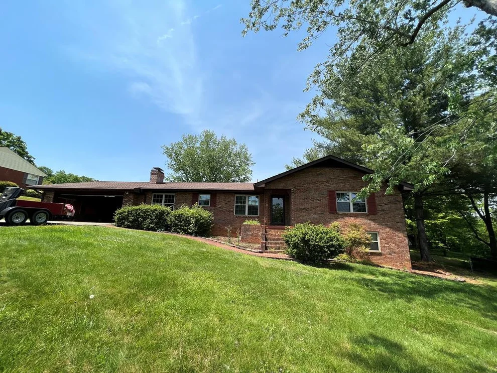 Unit for sale at 912 Oakwood Drive, Dandridge, TN 37725