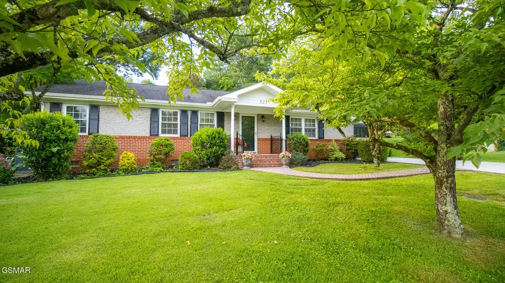 Unit for sale at 321 Creekmoor Drive, Jefferson City, TN 37760
