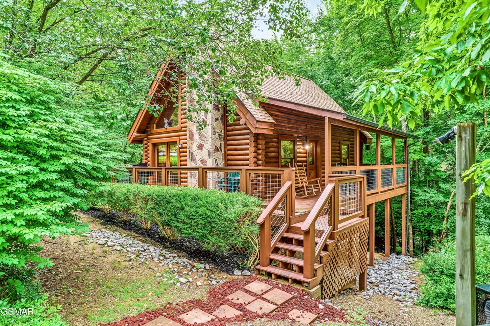 Unit for sale at 3003 Eagles Claw Way, Pigeon Forge, TN 37863